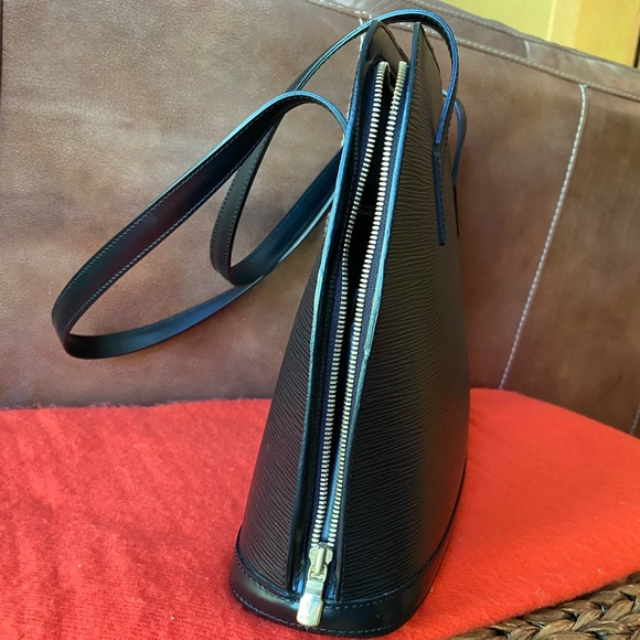 Louis Vuitton Epi Lussac/ Black - Picture 9 of 9